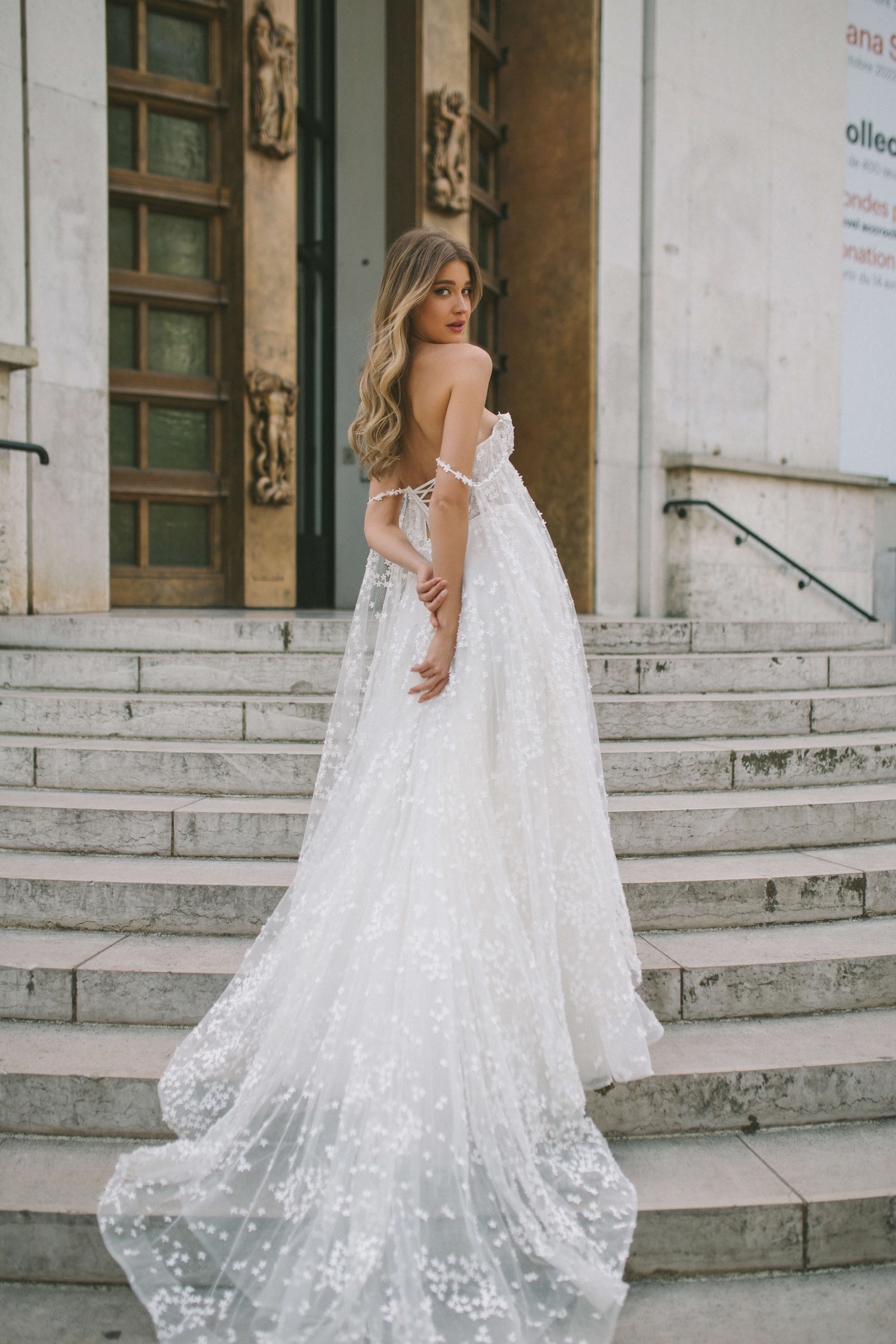 Behati 19